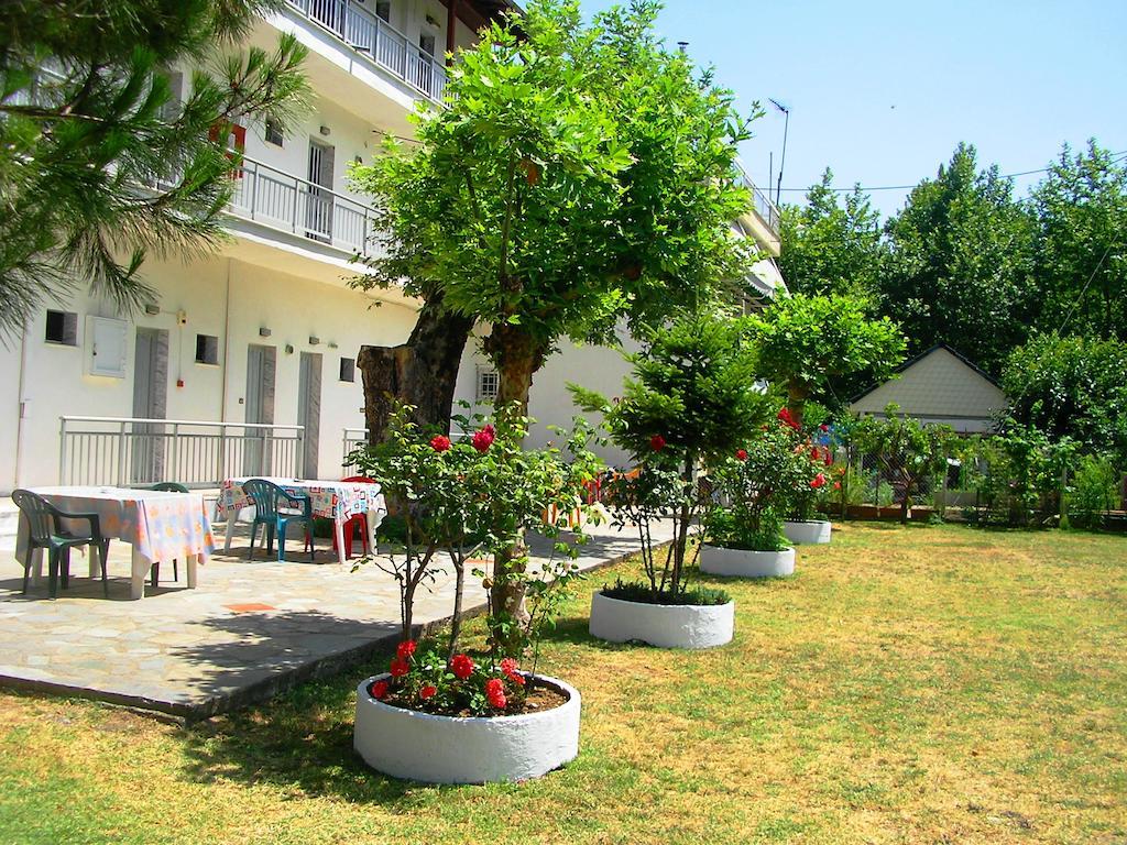 Apartments Ziogas Paralia Skotinas Exterior foto
