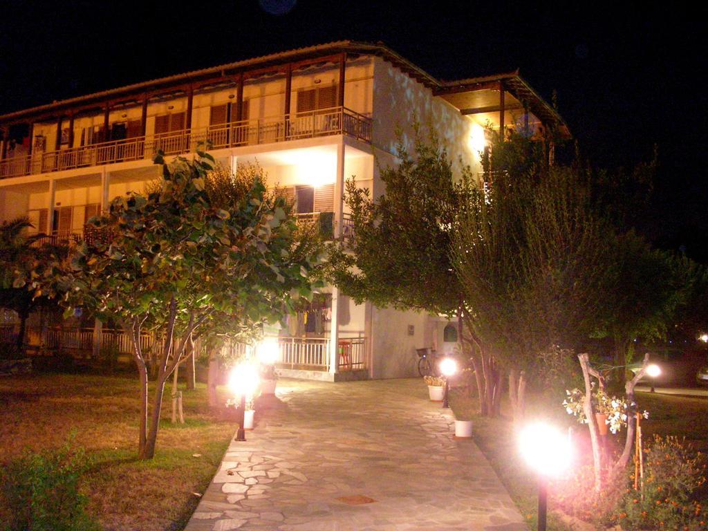 Apartments Ziogas Paralia Skotinas Exterior foto