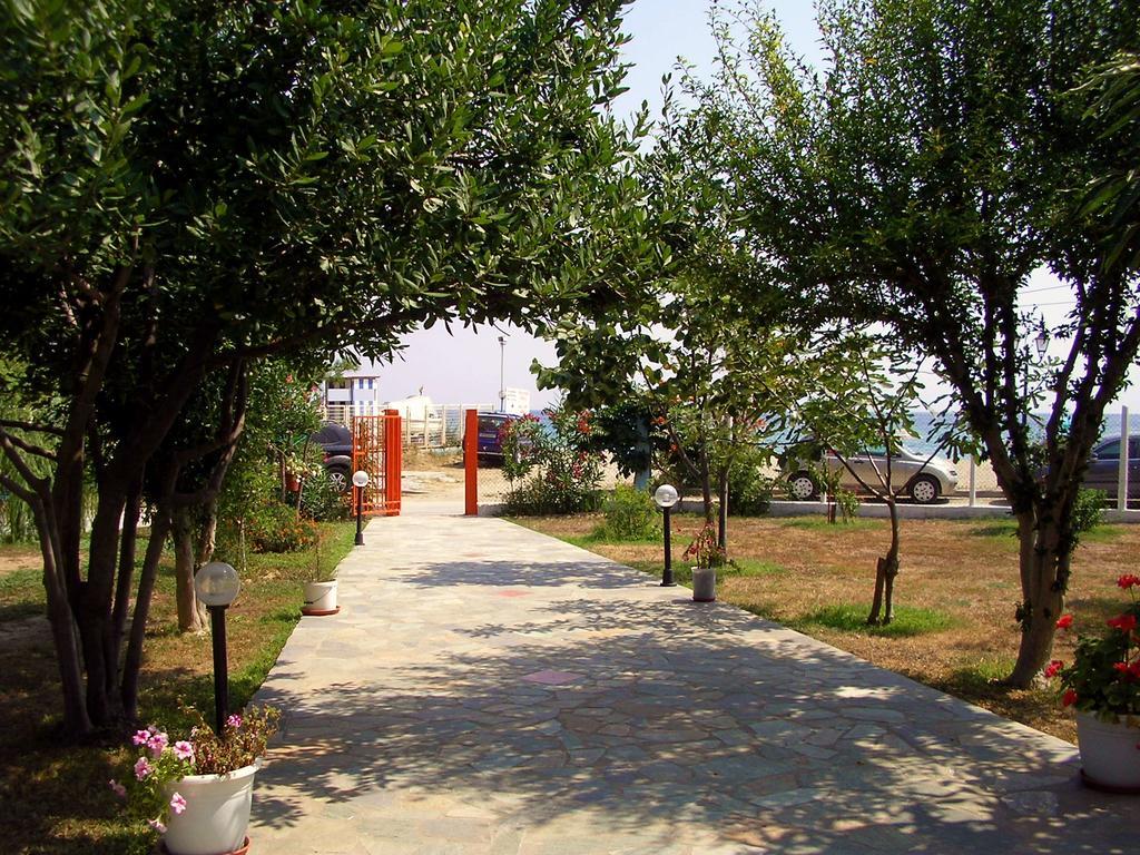 Apartments Ziogas Paralia Skotinas Exterior foto